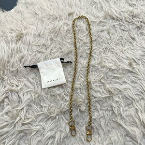 NWOT. Abby Alley Chain Link Strap. Bronze.
